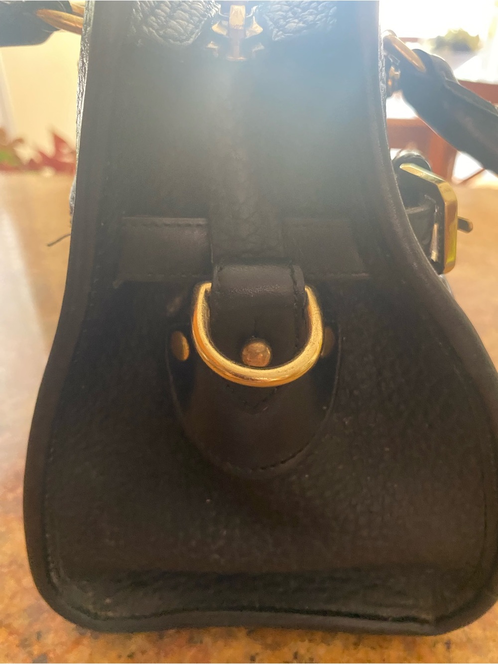 Dooney and Bourke classic Black Leather Tote Handbag with Gold Hardware - Picture 4 of 10
